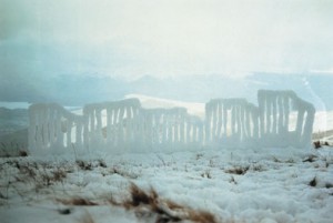 Goldsworthy-SnowSlits2